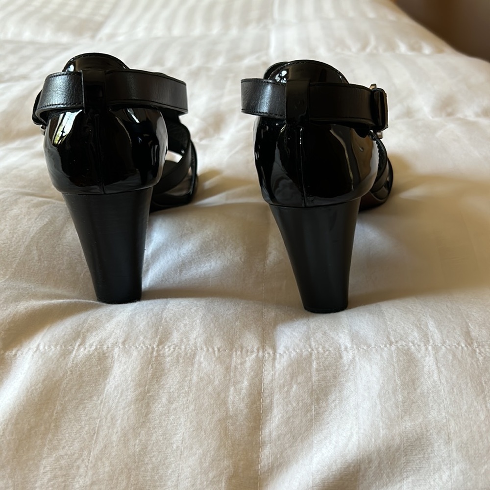Sandals - Picture 5 of 6